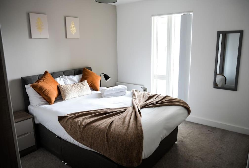 Modern 2 Bedroom Apartment - City Centre - Parking แมนเชสเตอร์ ภายนอก รูปภาพ