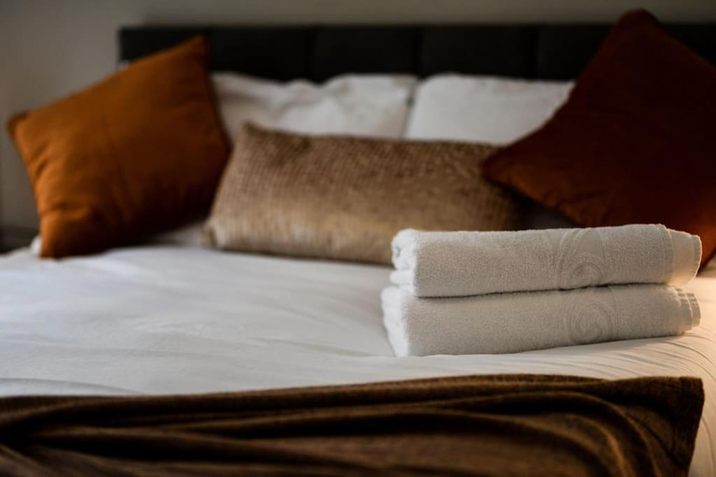 Modern 2 Bedroom Apartment - City Centre - Parking แมนเชสเตอร์ ภายนอก รูปภาพ