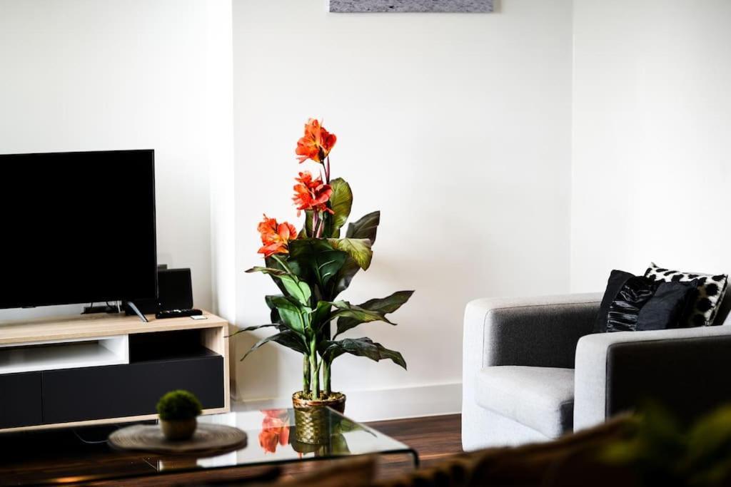 Modern 2 Bedroom Apartment - City Centre - Parking แมนเชสเตอร์ ภายนอก รูปภาพ